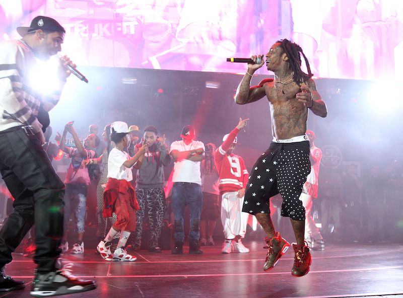 Drake Shows Support for Lil Wayne Online Amid Super Bowl Debates