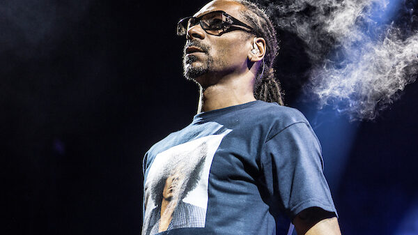 Snoop Dogg Salutes JAY-Z’s Super Bowl Work: He’s Creating a Way for Artists’