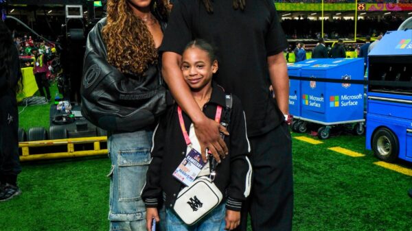 JAY-Z Makes Super Bowl into Daddy-Daughters Day with Blue Ivy and Rumi