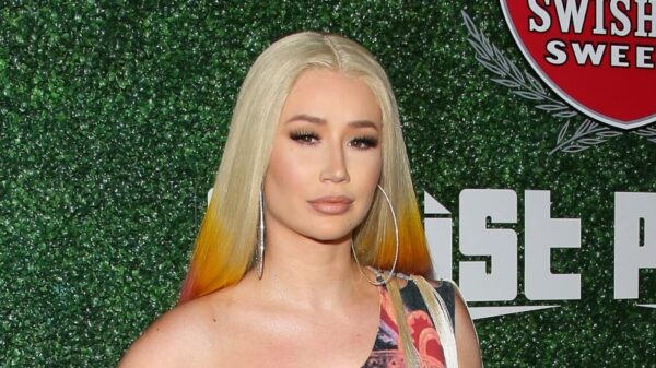 Iggy Azalea Says Universal Music Group Owes Her Millions But Offered $18K