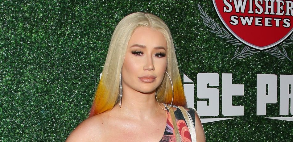 Iggy Azalea Says Universal Music Group Owes Her Millions But Offered $18K